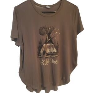 WILD FREE women's slouchy t-shirt with teepee and stars graphic sz.S/M